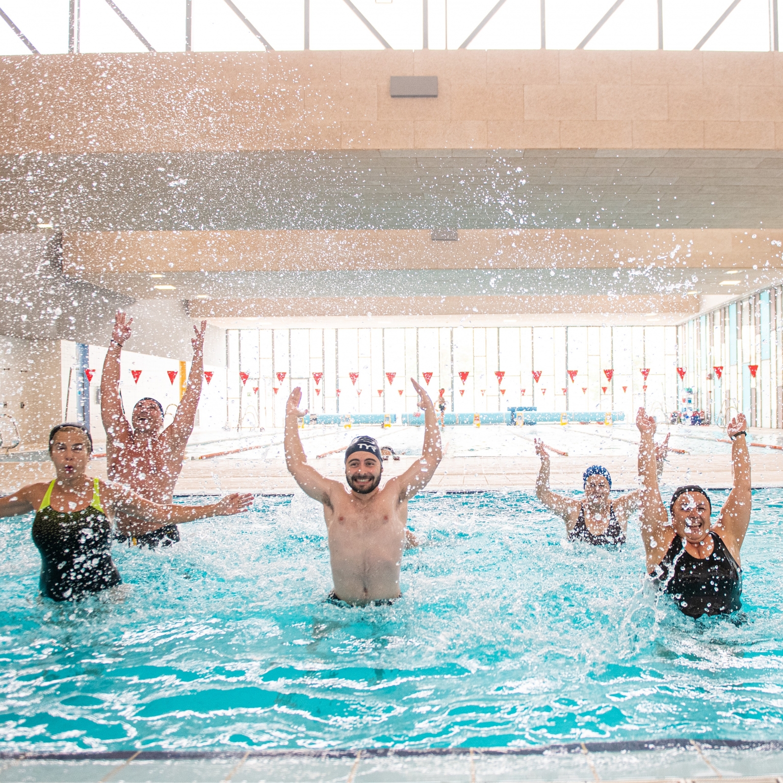 polideportivo malilla piscina
